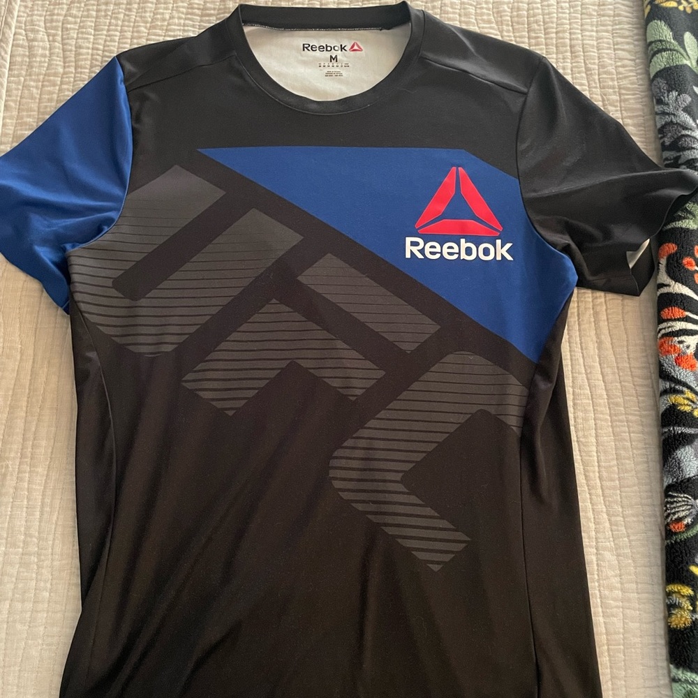 UFC shirt size medium